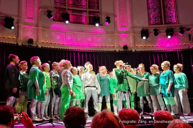 Zang- en Danstheater Apropos schittert op Korenfestival in Paradiso